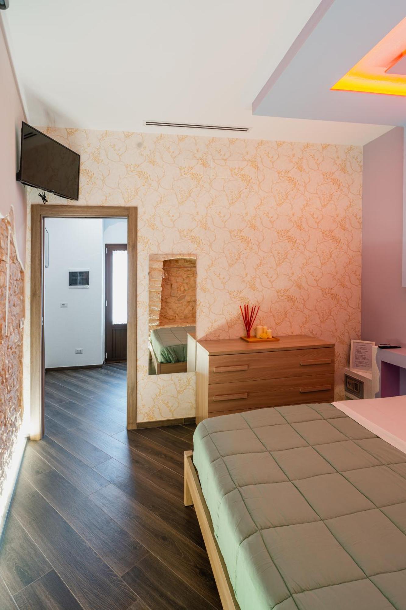 Luxuite Spa Con Piscina E Jacuzzi 阿尔贝罗贝洛 外观 照片