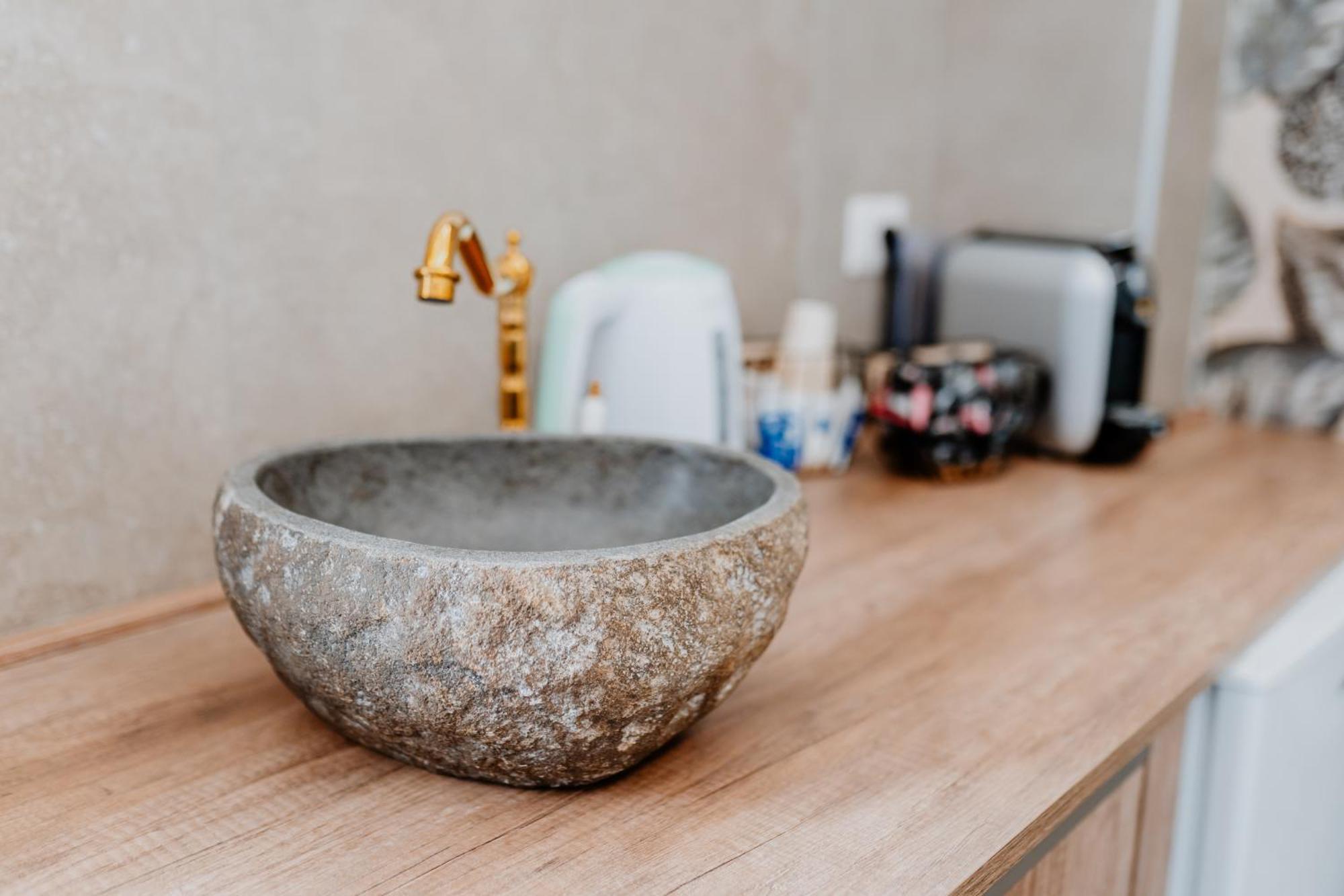 Luxuite Spa Con Piscina E Jacuzzi 阿尔贝罗贝洛 外观 照片