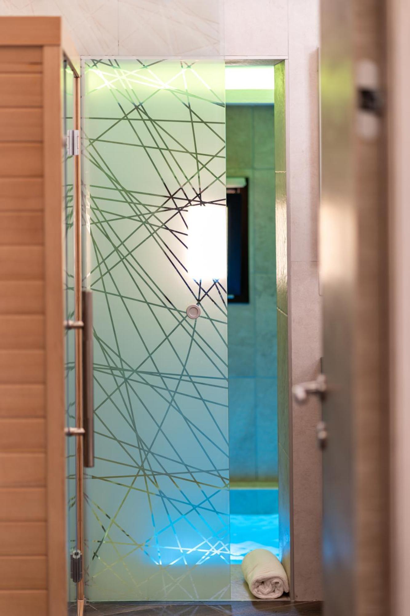 Luxuite Spa Con Piscina E Jacuzzi 阿尔贝罗贝洛 外观 照片
