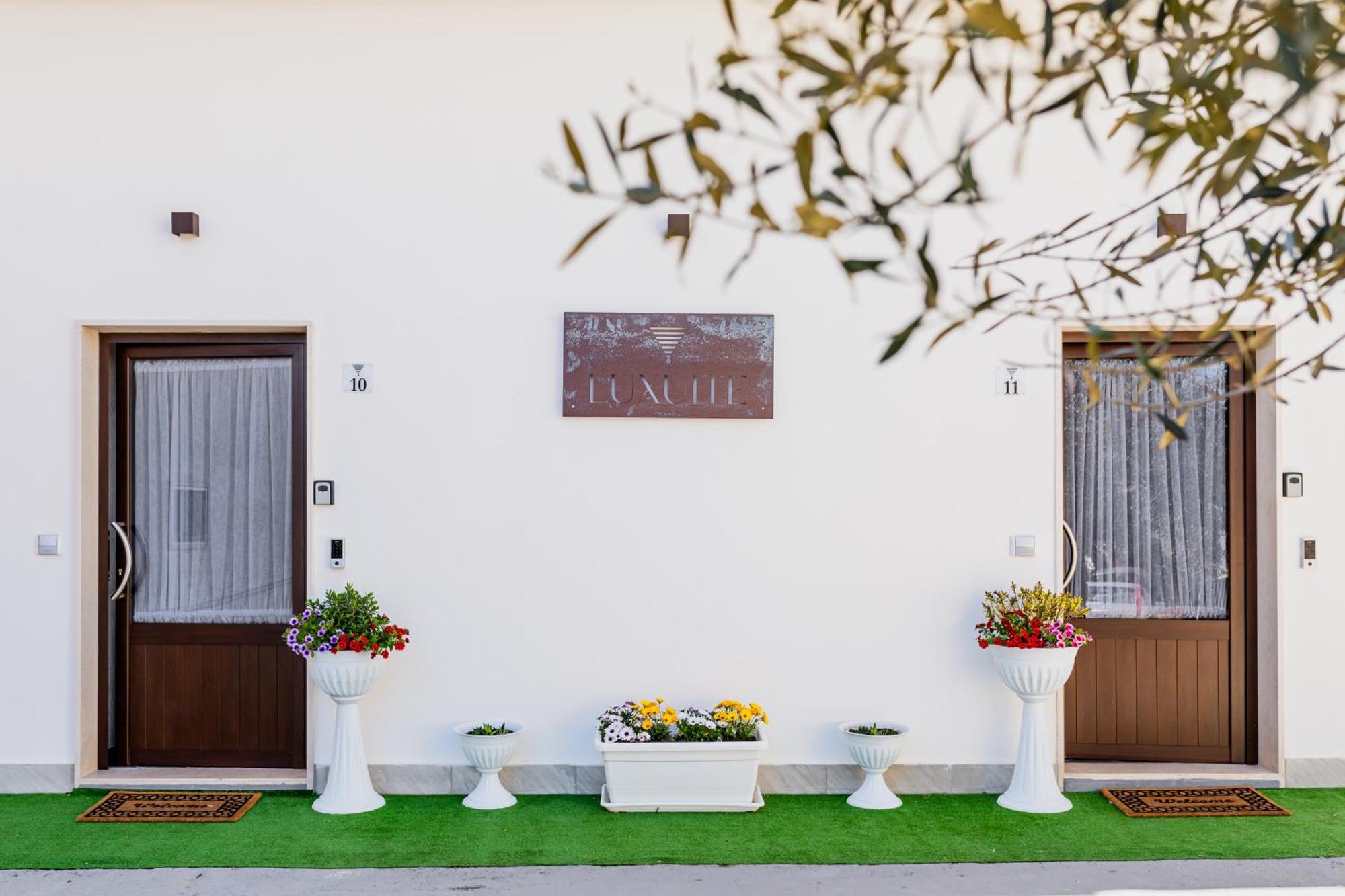 Luxuite Spa Con Piscina E Jacuzzi 阿尔贝罗贝洛 外观 照片