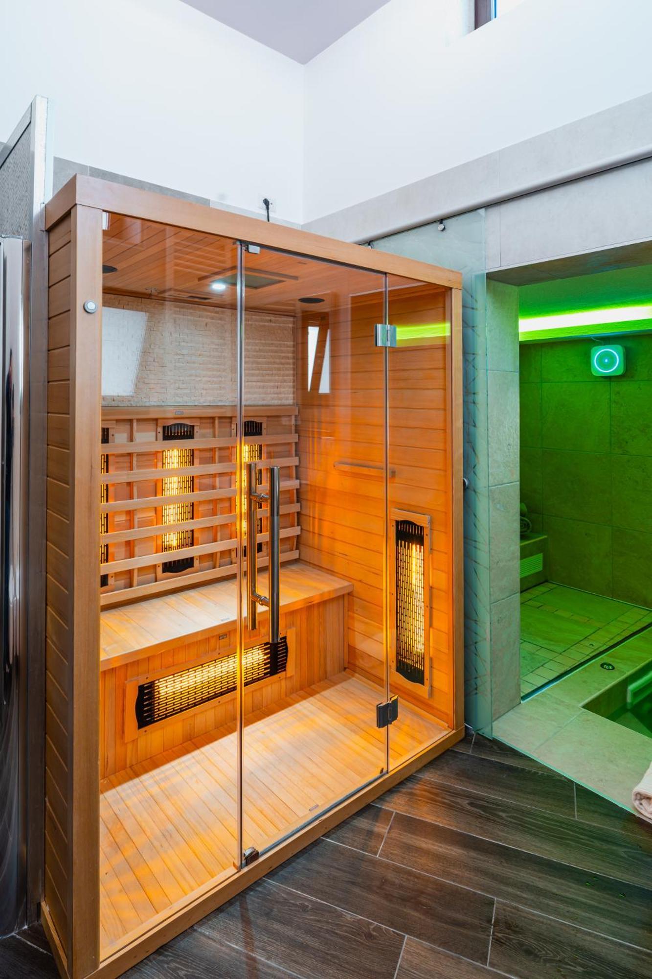 Luxuite Spa Con Piscina E Jacuzzi 阿尔贝罗贝洛 外观 照片