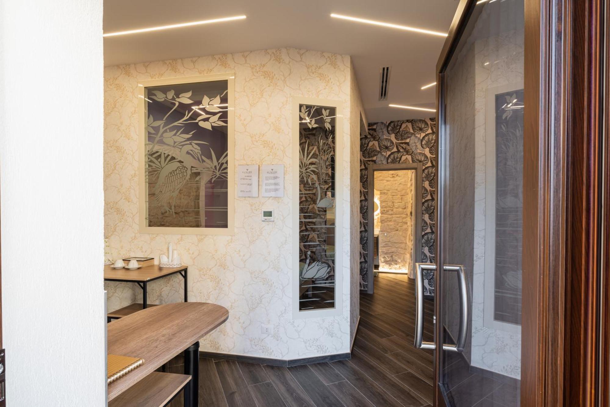 Luxuite Spa Con Piscina E Jacuzzi 阿尔贝罗贝洛 外观 照片